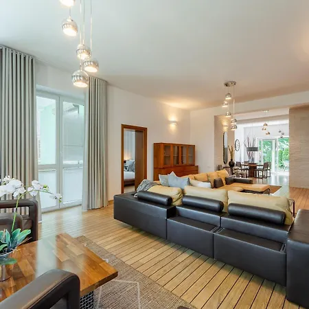 Апартаменти Michano Premium *